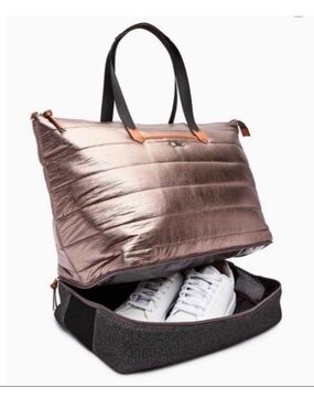 Stella and Dot Crush It Bag Rose Gold Quilted Weekender Quilted Duffle